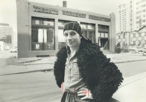 Actor Lindsay Kemp poses in front of Toronto Workshop Productions