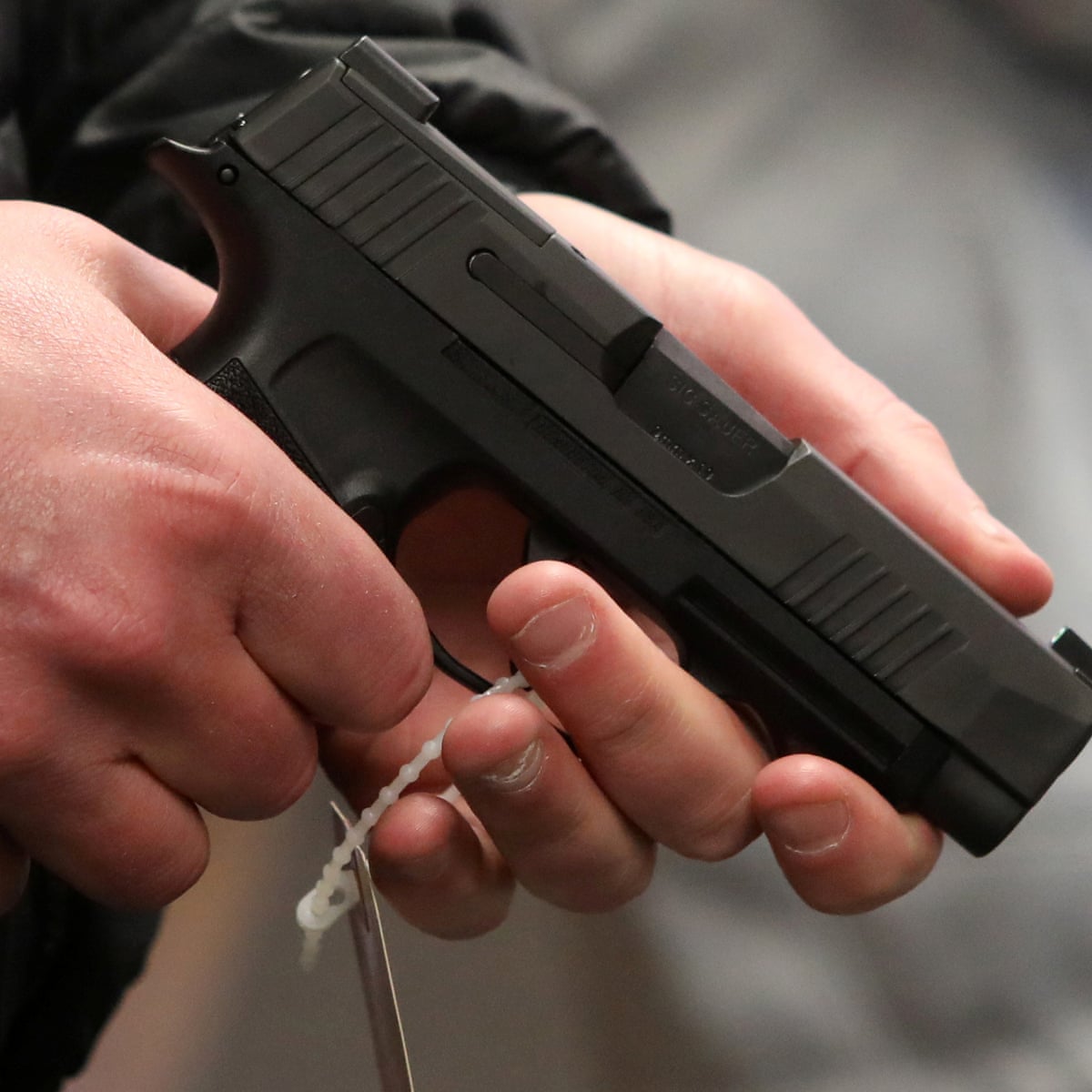 Person Pointing Gun At You Meme Hambre Cero