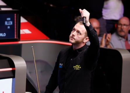 Mark Allen salutes the crowd after he defeated Kyren Wilson 13-9 to reach the quarter-finals