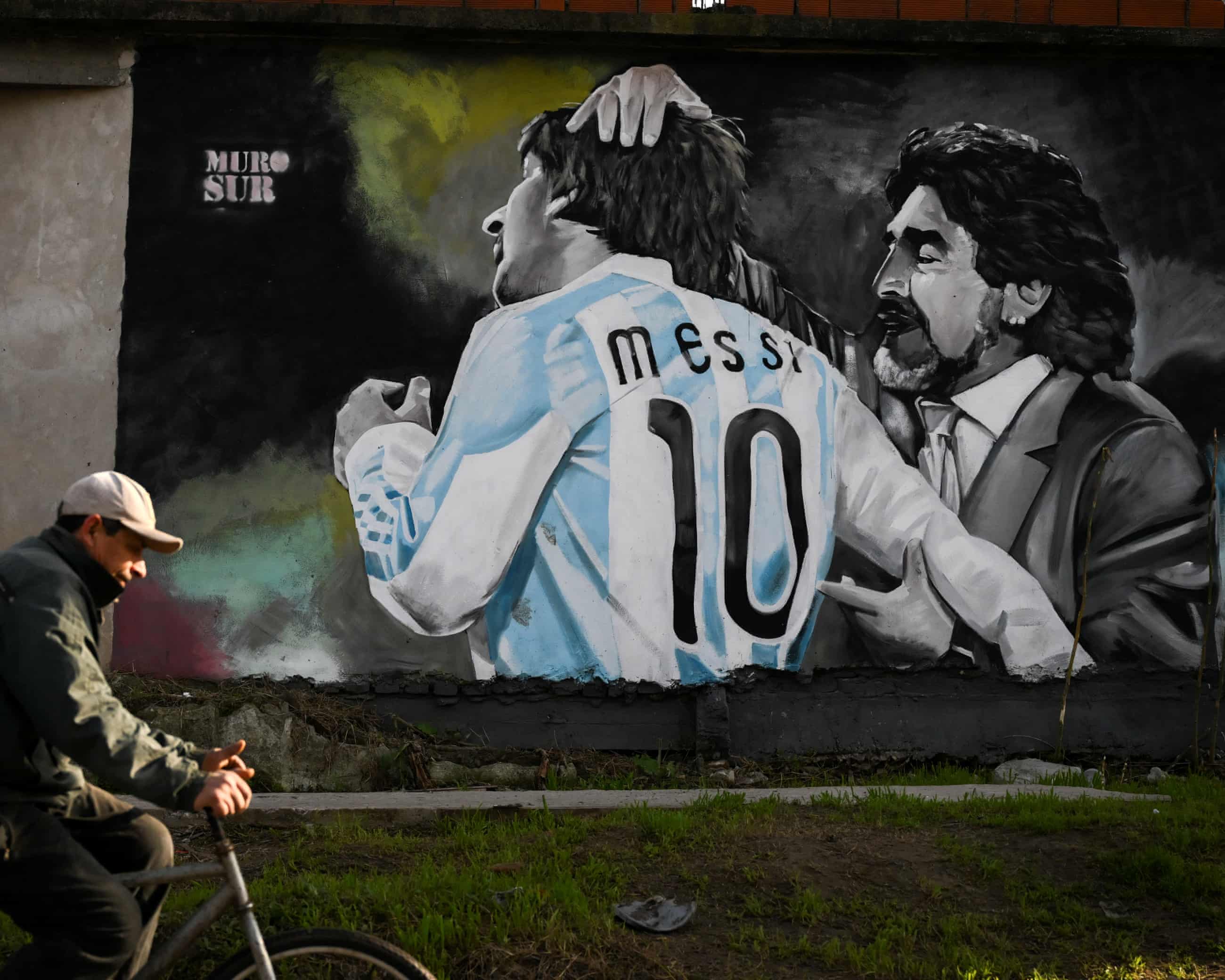 Messi Ascends: Argentina Crowns Him King, Surpassing Maradona’s Shadow Messi Ascends: Argentina Crowns Him King, Surpassing Maradona’s Shadow
