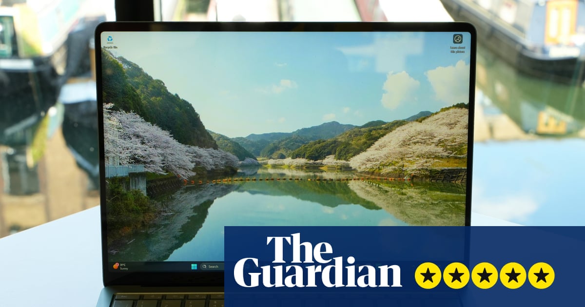 Microsoft Surface Laptop 8 評測:ARM 架構的高效能表現