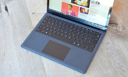 Ανασκόπηση Laptop 2 Microsoft Surface 2