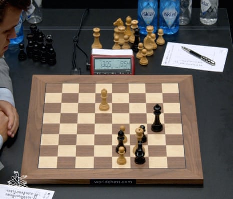 Magnus Carlsen barely saves draw as Fabiano Caruana misses win in Game 6  thriller – as it happened, World Chess Championship 2018