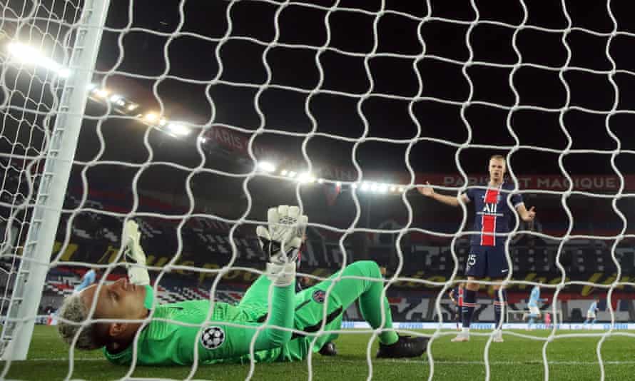 Keylor Navas looks dejected after conceding an equaliser from Kevin De Bruyne’s cross in the second half