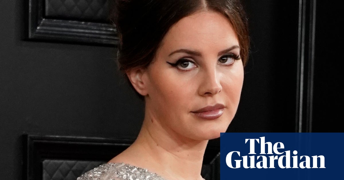 Lana Del Rey hits back at critics who say she glamorises abuse