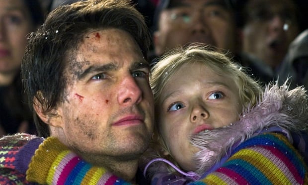Dakota Fanning with Tom Cruise in War Of The Worlds