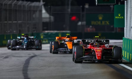 Carlos Sainz larga na frente no GP de Singapura - Notícias