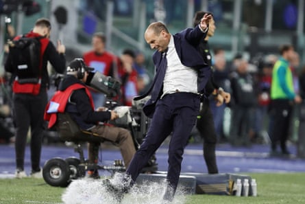 Massimiliano Allegri take out his frustration on a water bottle during Juventus’s defeat to Lazio.