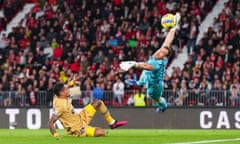 Almeria’s Fernando Martínez flies through the air to thwart Raphinha