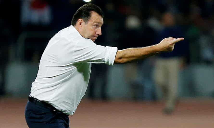 마크 윌모츠(Marc Wilmots)는 2019년 이라크를 상대로 이란 팀을 이끌고 있다.