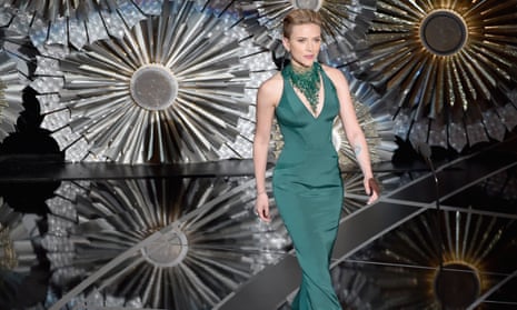 Scarlett Johansson at the 2016 Oscars