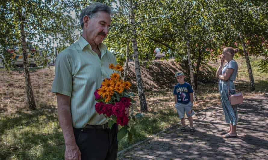 Volodymyr Vasylenko with flowers