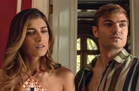 Andra Nechita and Alex Roe in Bone Lake.