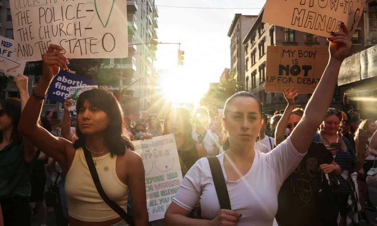 Abortion banned in multiple US states just hours after Supreme Court overturned Roe v Wade (theguardian.com)