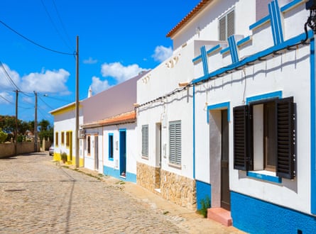 A typically colourful Sagres street.