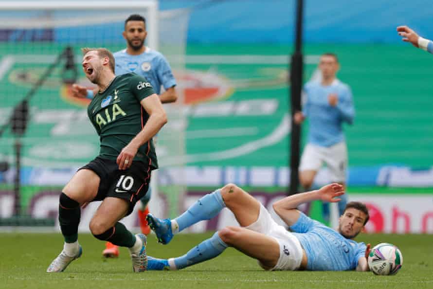 Harry Kane had a difficult time as Spurs lost out to Manchester City at Wembley.