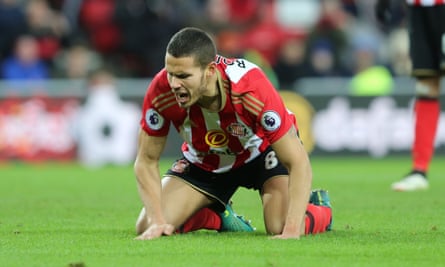 Jack Rodwell of Sunderland misses a chance against Stoke City, 14 January.