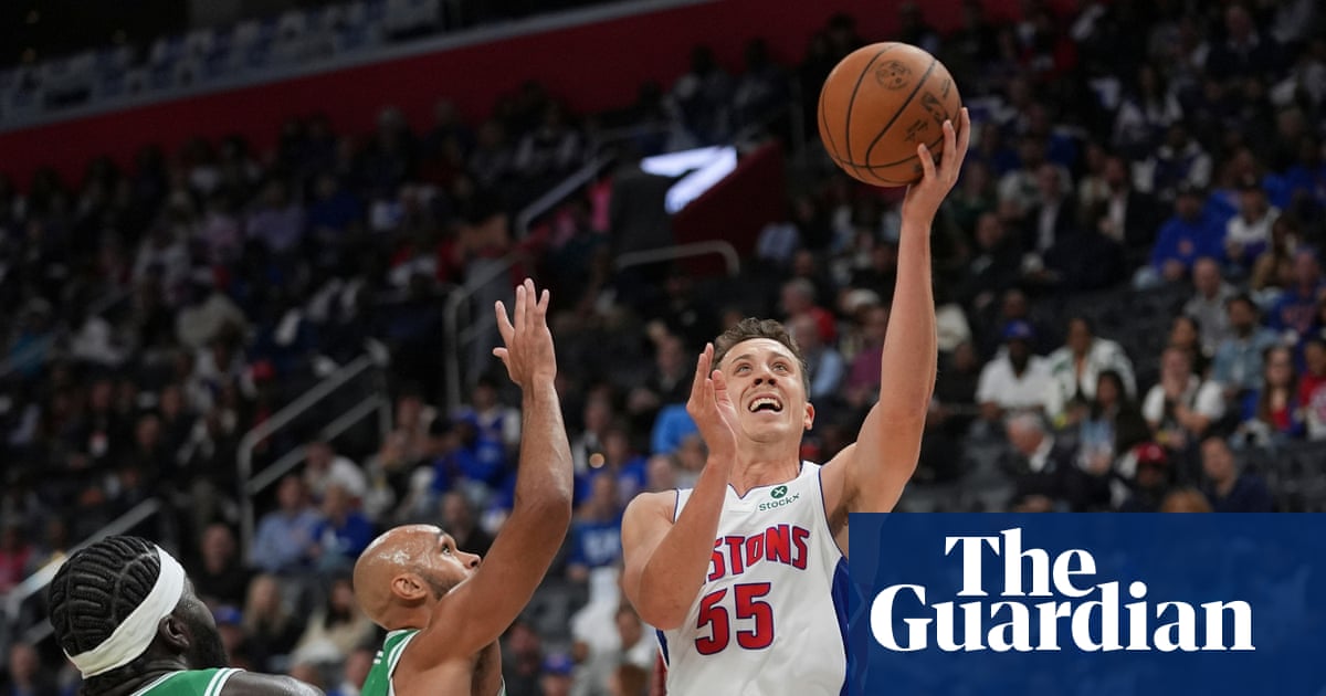 Robinson sparks 23-0 run as Pistons stun Celtics in NBA season opener