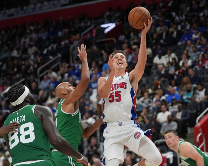 Robinson sparks 23-0 run as Pistons stun Celtics in NBA season opener