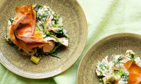 Light and summery: salmon and spinach pie.