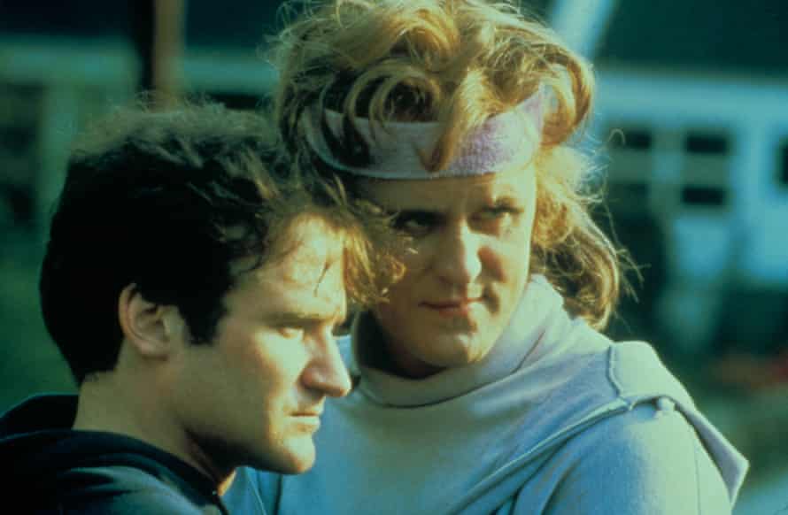 Robin Williams with John Lithgow as the transgender character Roberta in The World According to Garp