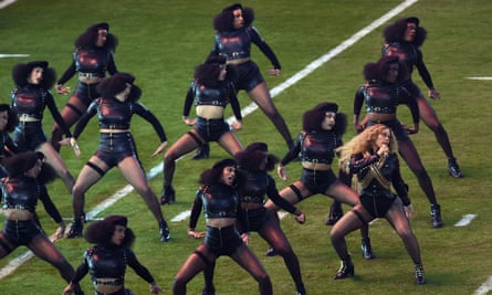 Beyoncé and dancers performing at the 2016 Super Bowl.