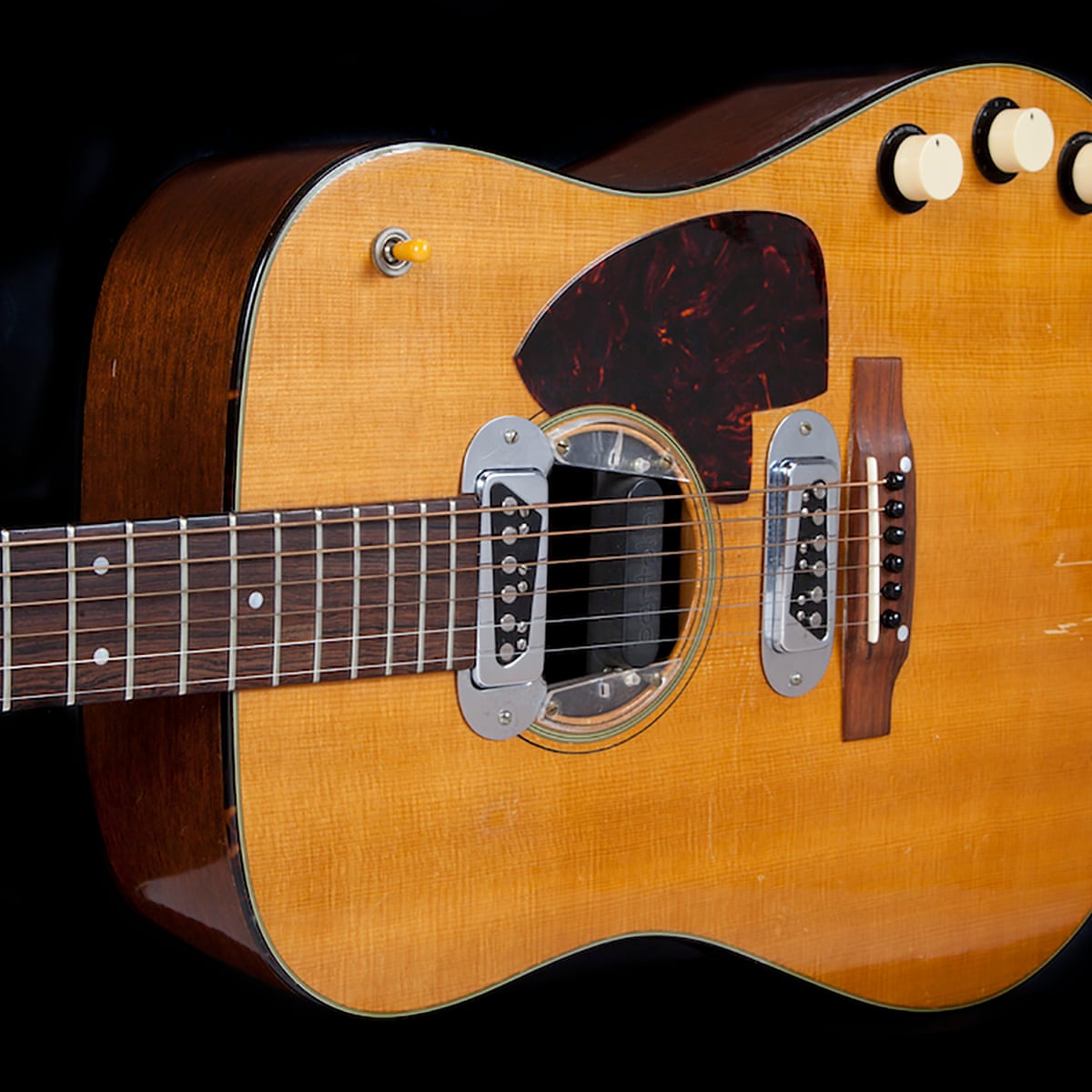 mtv unplugged guitar up for 1m auction