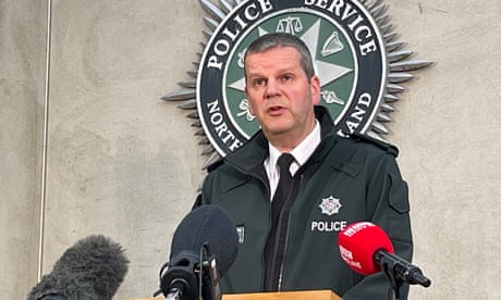 PSNI présente ses excuses aux policiers après une violation de données sans précédent – vidéo PSNI présente ses excuses aux policiers après une violation de données sans précédent – vidéo