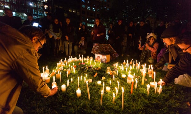 A #LighttheDark vigil in Melbourne remembers Syrian refugees Aylan and Galip Kurdi.