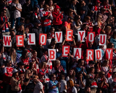 Arsenal fans hold up a message for the late Matt Beard