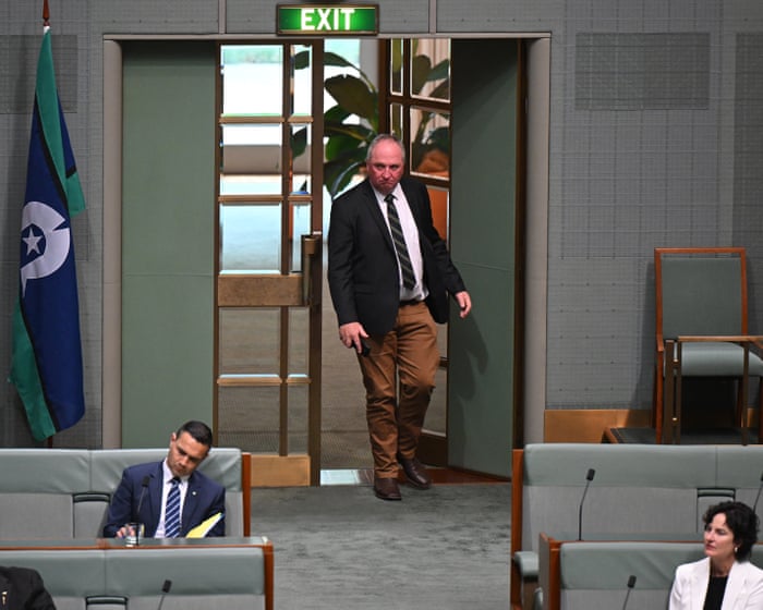 Australia politics live: Labor targeted over CFMEU and surging house prices in question time as Joyce sits on Coalition benches