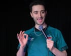 Un comico britannico-iracheno esplora le sue identità in uno spettacolo di stand-up comedy al Soho Theatre di Londra