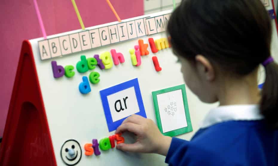 A pupil learning using synthetic phonics