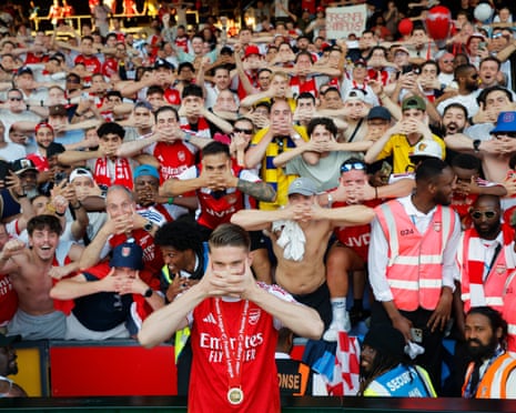Viktor Gyökeres, and fans ... and his trademark celebration.