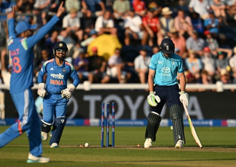 Jos Buttler falls for 17.