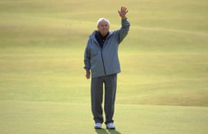 15 July 2015. Palmer of the US waves to the crowd as he stands on the 18th green during the Champion Golfers’ Challenge tournament before the British Open at St Andrews, Scotland.