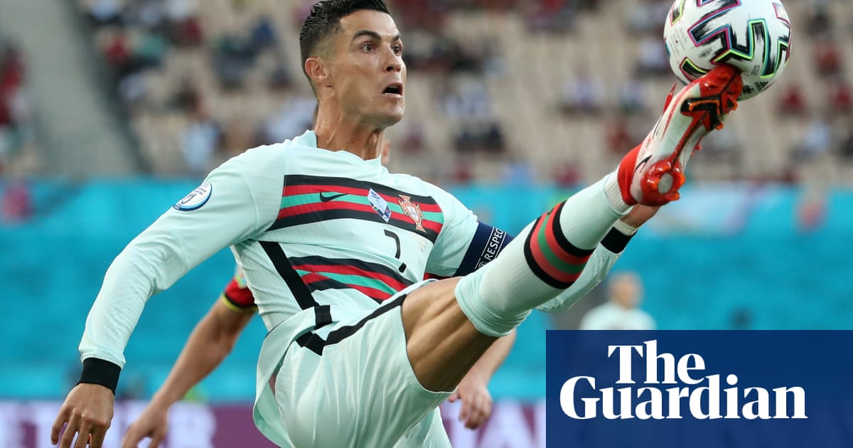 Cristiano Ronaldo shoots to top of Instagram rich list