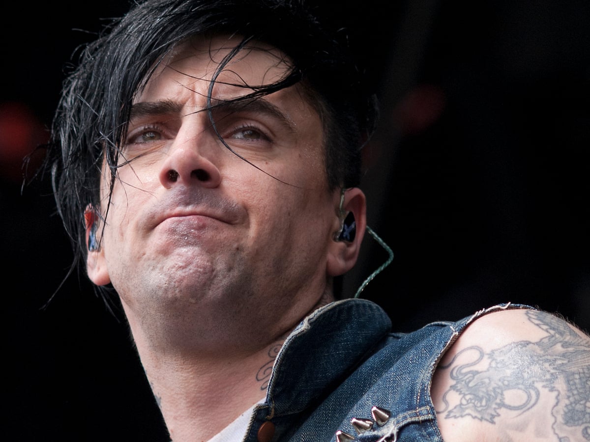 Police missed chances to stop paedophile Ian Watkins, says report | Police | The Guardian