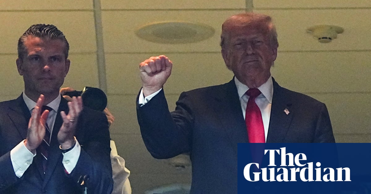 Trump booed at Commanders NFL game before calling plays from Fox broadcast booth