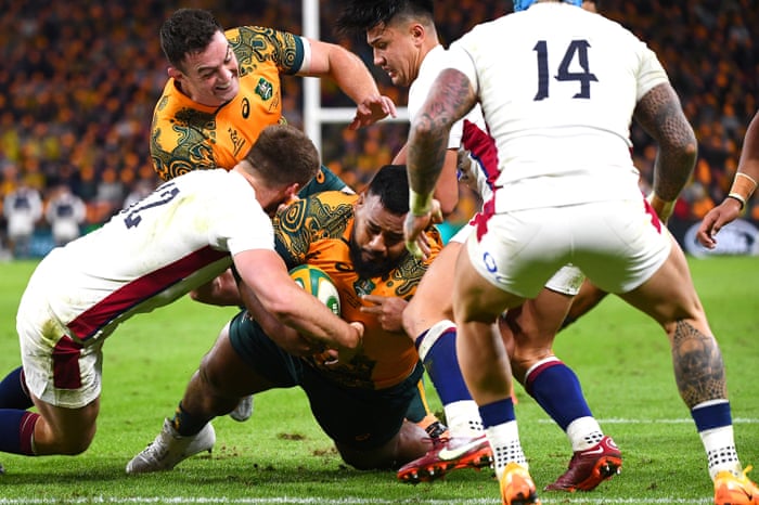 Taniela Tupou responds with a try for the Wallabies.