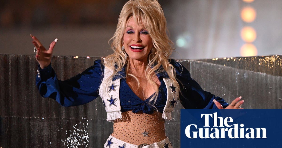Dolly Parton Reflects on Dolly the Sheep’s Death and Discusses Cloning Concerns Dolly Parton Reflects on Dolly the Sheep’s Death and Discusses Cloning Concerns