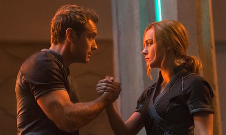 Jude Law and Brie Larson in Captain Marvel.