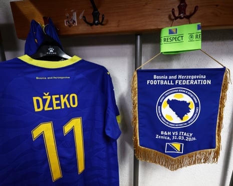 बोस्निया और हर्जेगोविना फुटबॉल फेडरेशन में ट्रिंकेट के प्रमुख के लिए यह सौभाग्य की बात है कि हम आज पेनांट वॉच नहीं कर रहे हैं।