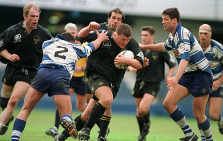 Wasps’ Will Green charges at Sales’ Steve Diamond and Charles Vyvyan in 1997.