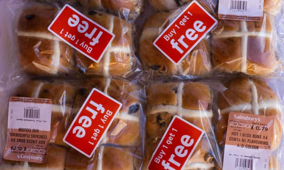 hot cross buns on a buy-1 get-1 free promotion