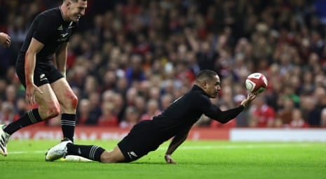 Wales v New Zealand: Autumn Nations Sequence – dwell! | Autumn Nations Sequence 5 Aaron Smith goes over for the fourth New Zealand try.