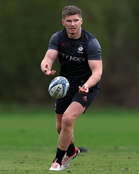 Owen Farrell in Saracens training