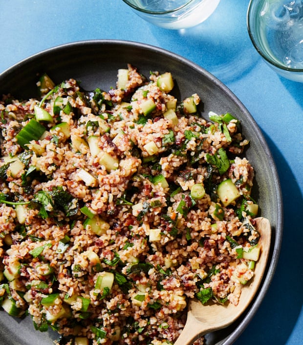 Spicy bulgur salad with tomato, isot chilli and sour cherries