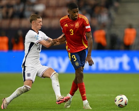 Arsenal hopeful of deal to sign Valencia defender Cristhian Mosquera