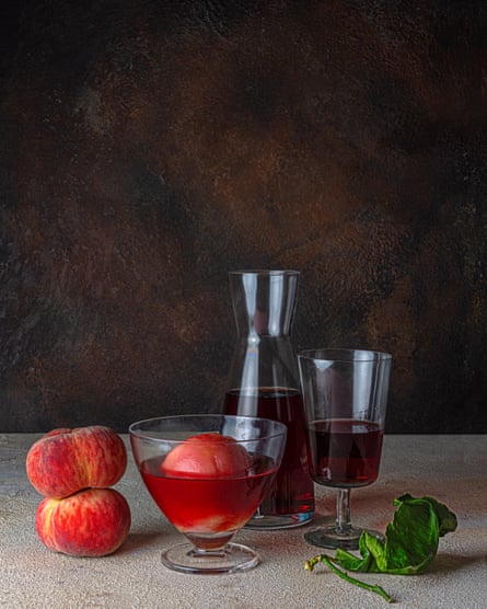 ‘Strong and refreshing’: peaches in red wine.